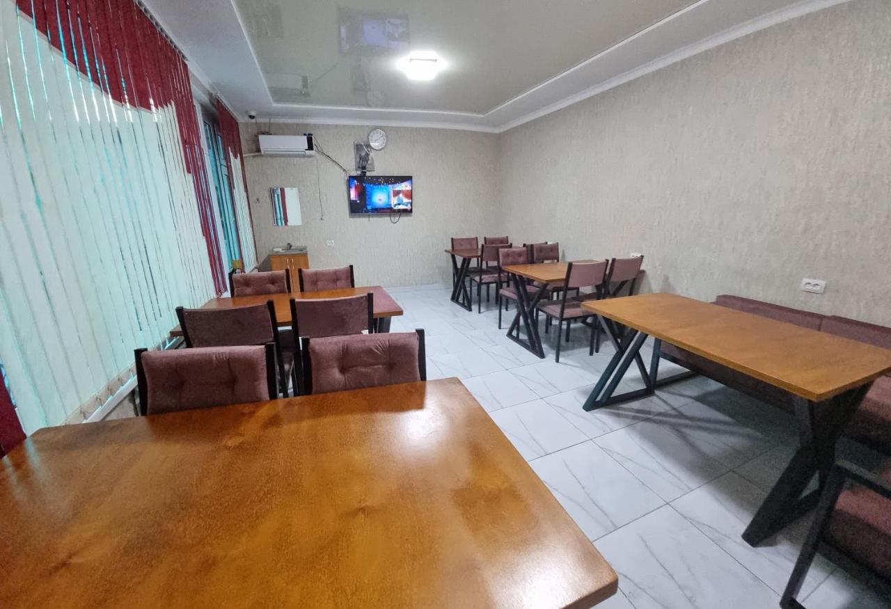 Hostel Sulaiman-Too Osz Zewnętrze zdjęcie