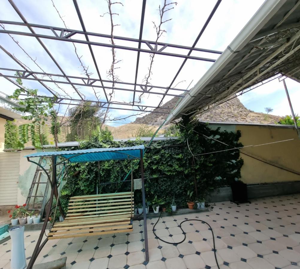 Hostel Sulaiman-Too Osz Zewnętrze zdjęcie